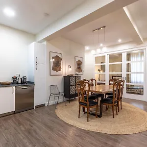 https://home-loving-apartment-bilbao-centre-with-parking-space.bilbaohotelsspain.com